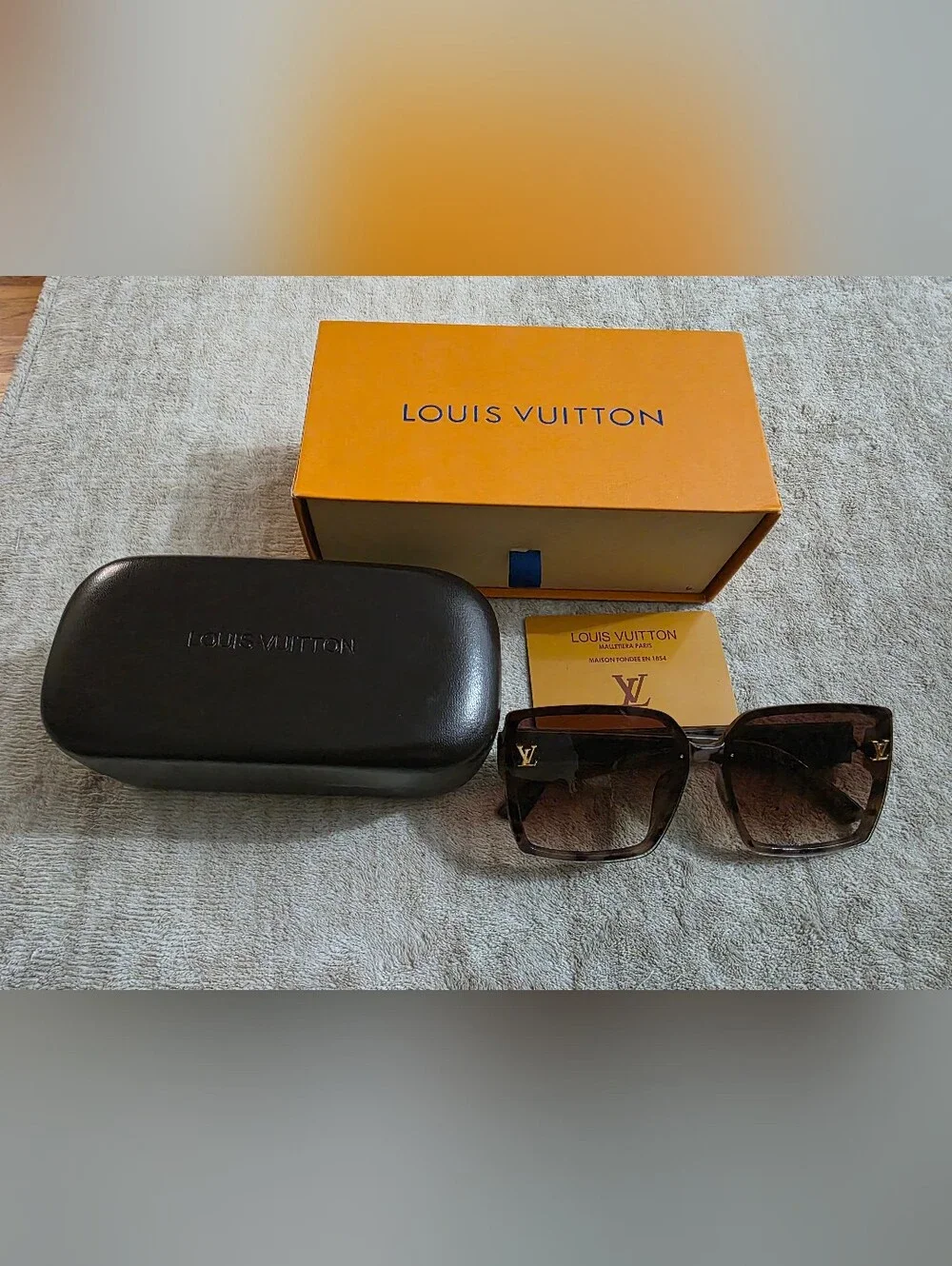 Fashion Brown Gradient Oversized Square Sunglasses